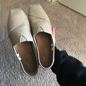 TOMS BRAND NEW